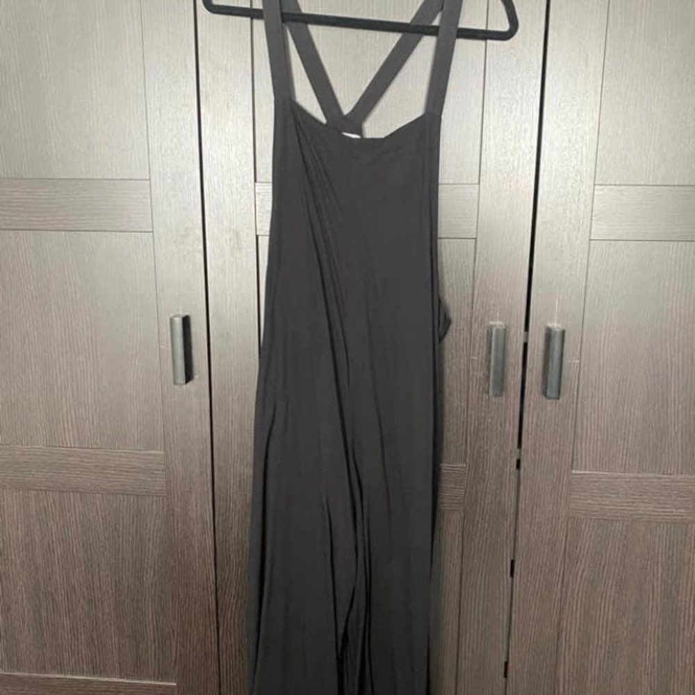 Carly Jean Los Angeles Black Jumper Size Large